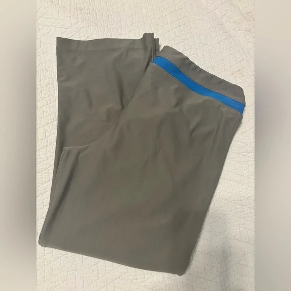 Nike dry-fit capri leggings L - Picture 2 of 6